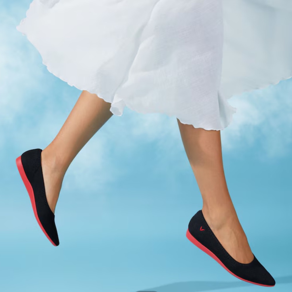 Vivaia Lightweight Pointed-Ballet Flats (Aria Walker) in Black/Red Size 39.5 - Picture 2 of 15